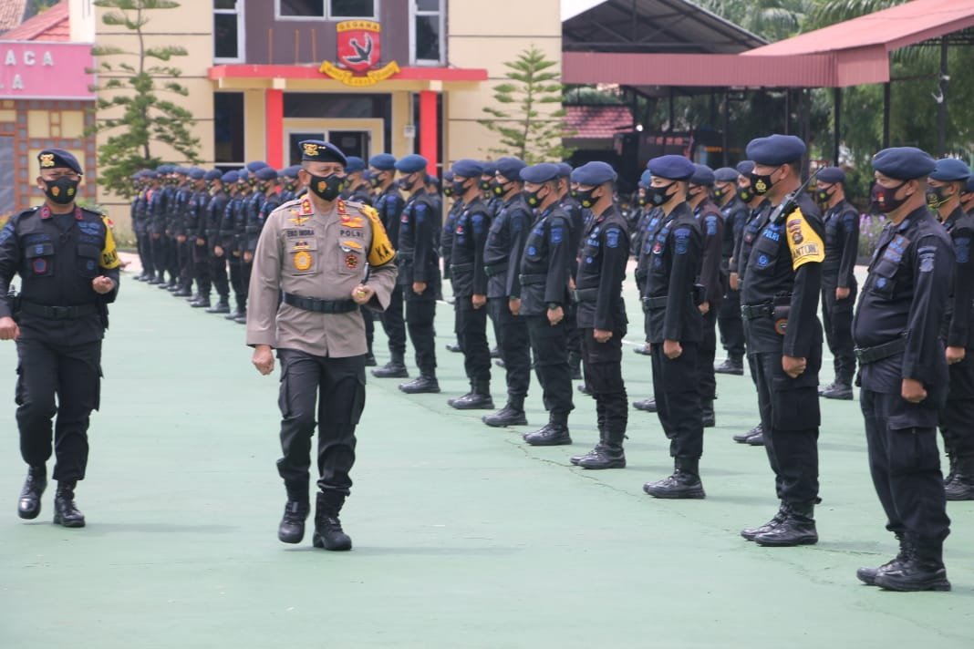 Kapolda Sumsel Pimpin Apel pemberangkatan Satbrimob Polda Sumsel