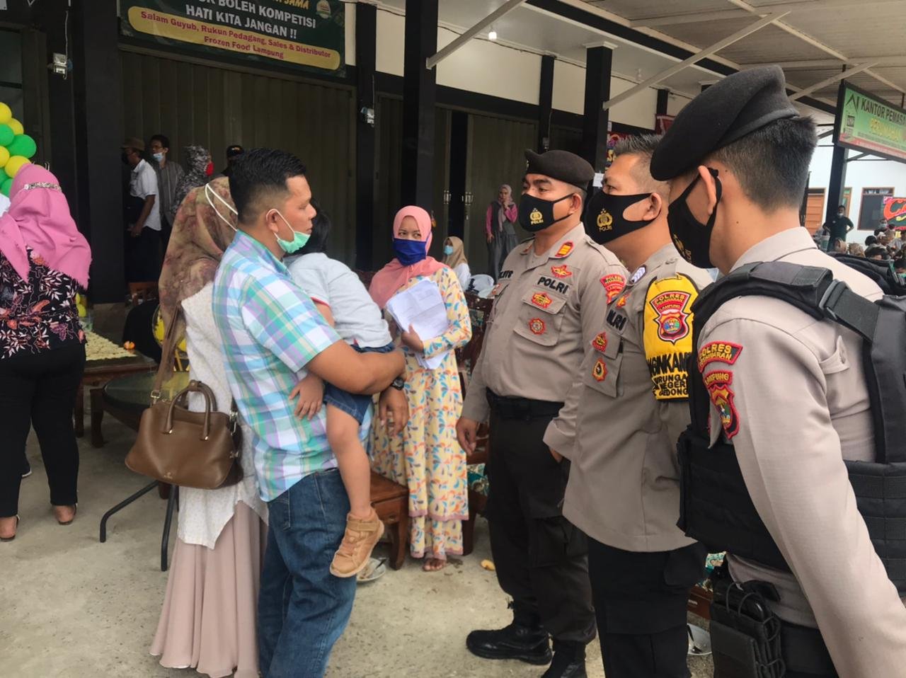 Lantaran tidak mengantongi izin, Acara Grand Opening Adelia Frozen Food Cabang Pesawaran dibubarkan Polisi