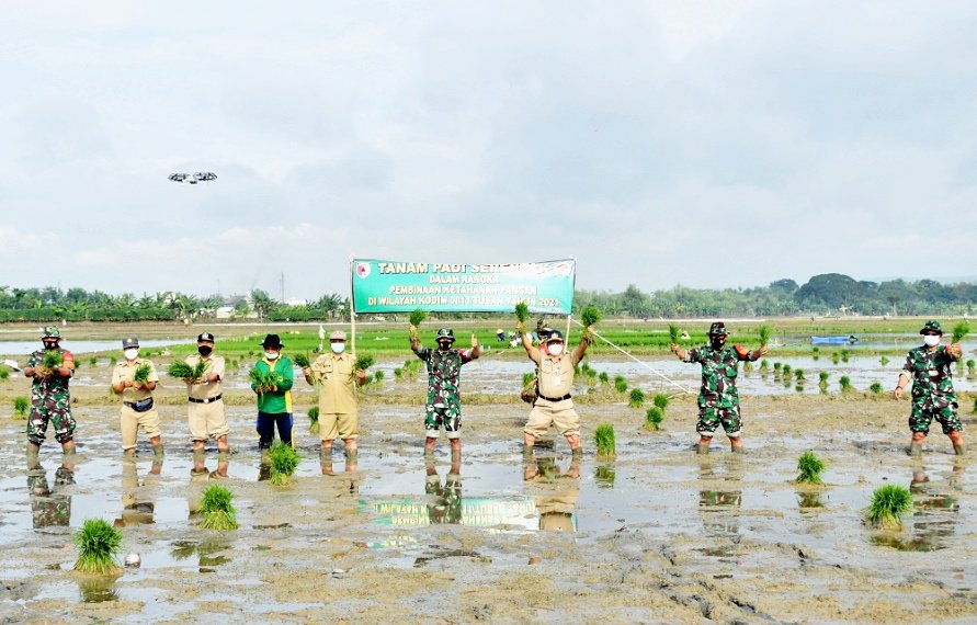 Dandim 0811 Tuban Pinta Jajarannya Terus Dampingi Petani