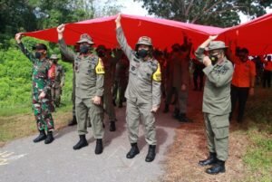 Napak Tilas dan Kibarkan Bendera Merah Putih Raksasa, Awali Latgab Sar di Madiun