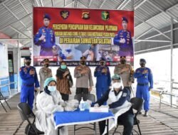 Ditpolairud Polda Sumsel Laksanakan Vaksinasi Bagi Warga Pesisir Pantai