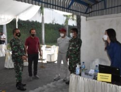 Tinjau Vaksinasi, Danrem 082/CPYJ Ingatkan Masyarakat Patuhi Protokol Kesehatan