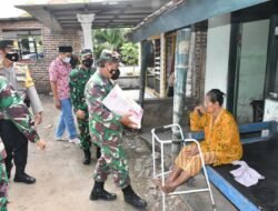 Kodim 0815/Mojokerto Tambah Bansos Beras Bagi 3.856 KK