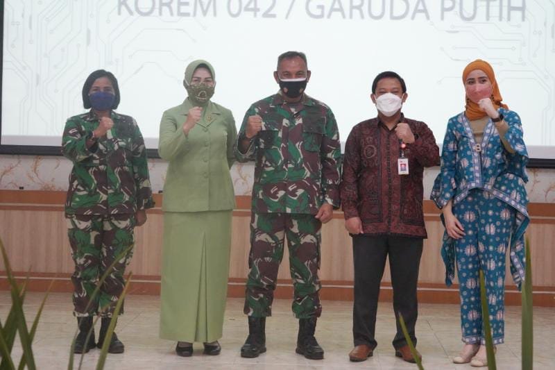 Danrem 042/Gapu Mengikuti Literasi Keuangan bersama OJK Provinsi Jambi
