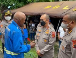 Kapolda Jambi Antarkan Langsung Jenazah Siswa SPN Polda Jambi Ke Rumah Duka Papua
