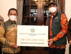 Pemkab Sidoarjo Serahkan Bantuan Rp 575 Juta untuk Korban Semeru