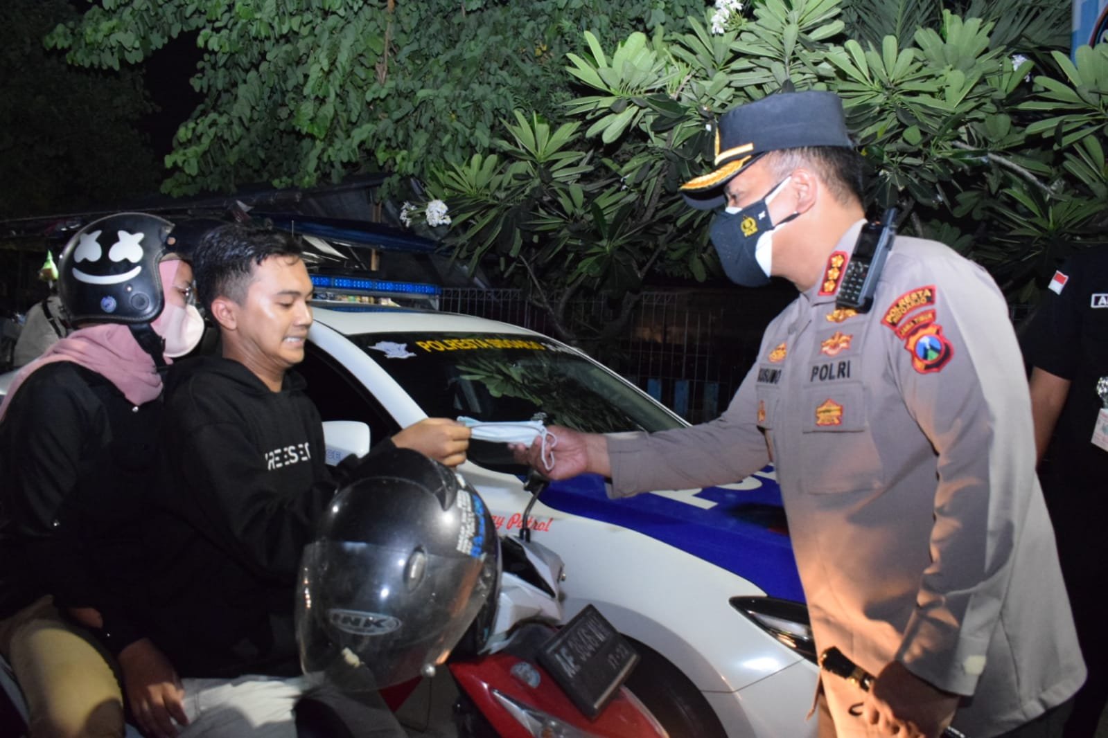 Jelang Nataru, Polresta Sidoarjo Edukasi Pengendara Disiplin Prokes dan Tertib Lalin