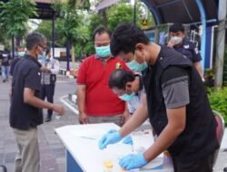 Polrestabes Surabaya Gelar Tes Urine Terhadap Sopir dan Kondektur
