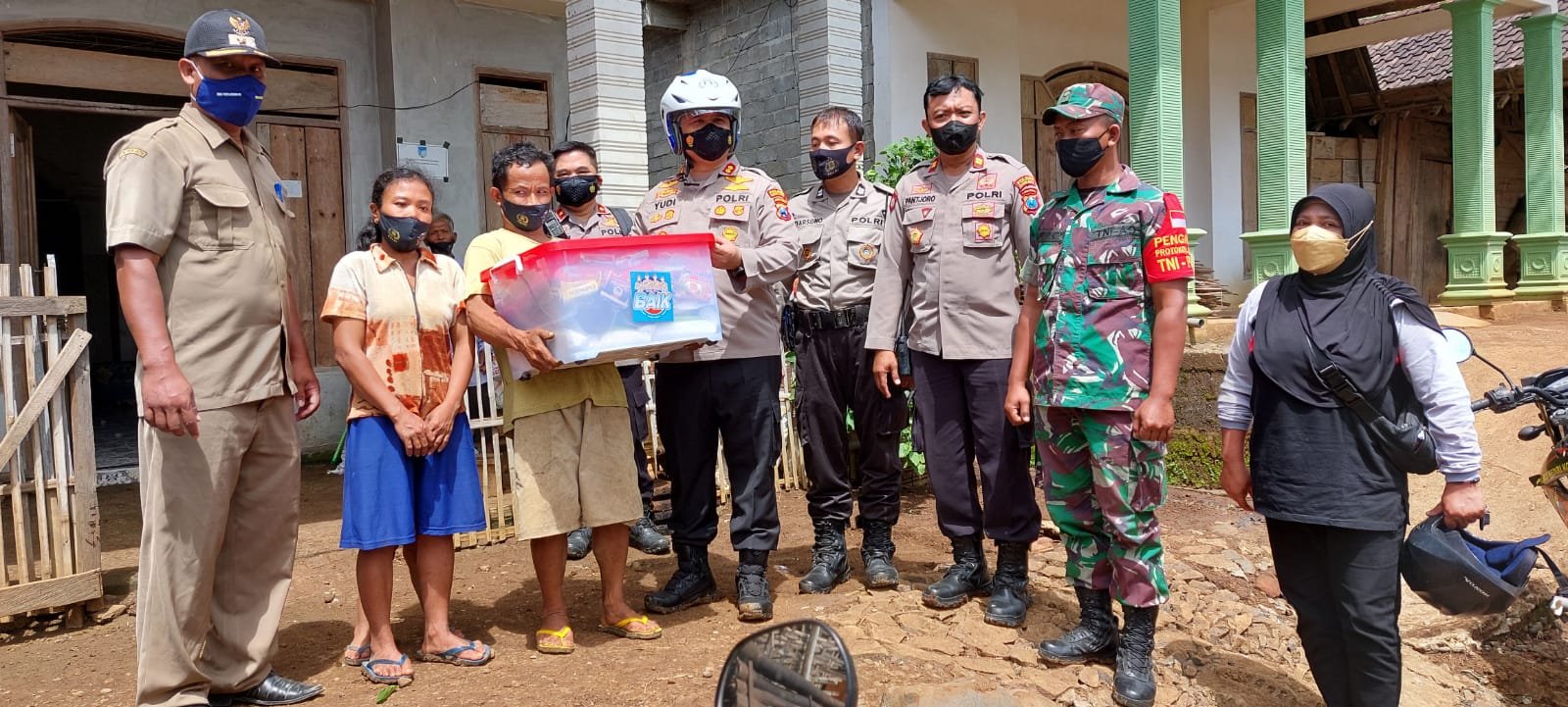 Kapolres Kediri Kota Tinjau Langsung Lokasi Bencana Banjir dan Tanah Longsor di Desa Blimbing Mojo