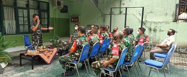 DANDIM 0816 SIDOARJO LETKOL INF MASARUM DJATILAKSONO TINJAU KORAMIL 01/KOTA SIDOARJO