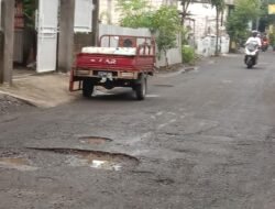 Jalan Kabupaten Di Desa Sidomulyo Menuju Desa Wadung Asih Makan Korban