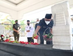 Rangkaian Kegiatan Hari Jadi ke 163, Bupati Muhdlor Ziarah ke Makam Para Pendahulunya