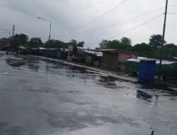 Banyak Timbunan Sampah Plastik Disungai Kanal Desa Gedang Pasar Porong Baru
