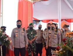 Kapolda Jatim Serah Terima Rumah untuk Anggota dalam Program SEMANGAT