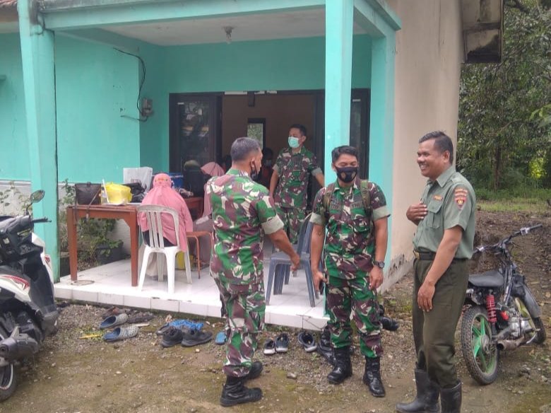 Perhutani Mojokerto Bersama Puskesmas Mantup dan Koramil Mantup Gelar Vaksinasi