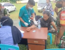 Babinsa Koramil 1509-01/Bacan Bersama Satgas Covid-19 Lakukan Pemeriksaan Kartu Vaksin Dan Pemberian Vaksinasi