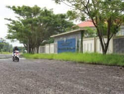 Gus Muhdlor Perintahkan Dinas PU Bina Marga Gerak Cepat Perbaiki Jalan Rusak di Kawasan Kantor Pemerintah dan Jalan Desa