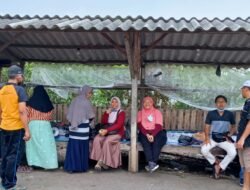 Anggota Perangkat PemDes Sidomulyo Kecamatan Buduran Kabupaten Sidoarjo Berkunjung Ke Wisata Petik Kebun Jambu Kebaron