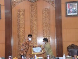 Dibawah Komando Pemimpin Perubahan Sidoarjo Terima Penghargaan WBBM dan WBK