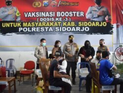 Kapolresta Sidoarjo Pantau Vaksinasi Booster Ribuan Buruh