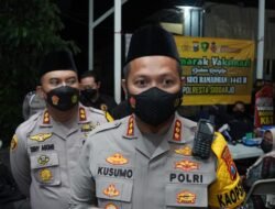 Usai Shalat Tarawih, Polresta Sidoarjo Layani Vaksinasi di Masjid
