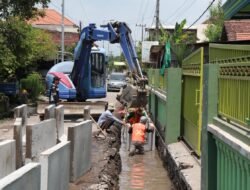 Gus Muhdlor Kebut Proyek Betonisasi di Sejumlah Ruas Jalan Kabupaten, Termasuk Ruas Jalan Panjunan – Suko Desa Masangan Kulon Sukodono