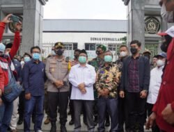 Humanis Personel Polresta Sidoarjo Amankan Demo Mahasiswa