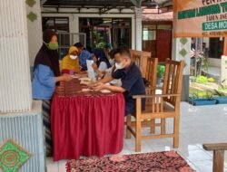 121 KPM ( Kartu Penerima Manfaat ) Mendapatkan Bantuan Langsung Tunai Dana Desa ( BLTDD) Tahun 2022 Desa Mojoruntut Kecamatan Krembung Kabupaten Sidoarjo