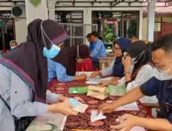 121 KPM ( Kartu Penerima Manfaat ) Mendapatkan Bantuan Langsung Tunai Dana Desa ( BLTDD) Tahun 2022 Desa Mojoruntut Kecamatan Krembung Kabupaten Sidoarjo