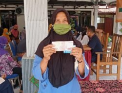 121 KPM ( Kartu Penerima Manfaat ) Mendapatkan Bantuan Langsung Tunai Dana Desa ( BLTDD) Tahun 2022 Desa Mojoruntut Kecamatan Krembung Kabupaten Sidoarjo