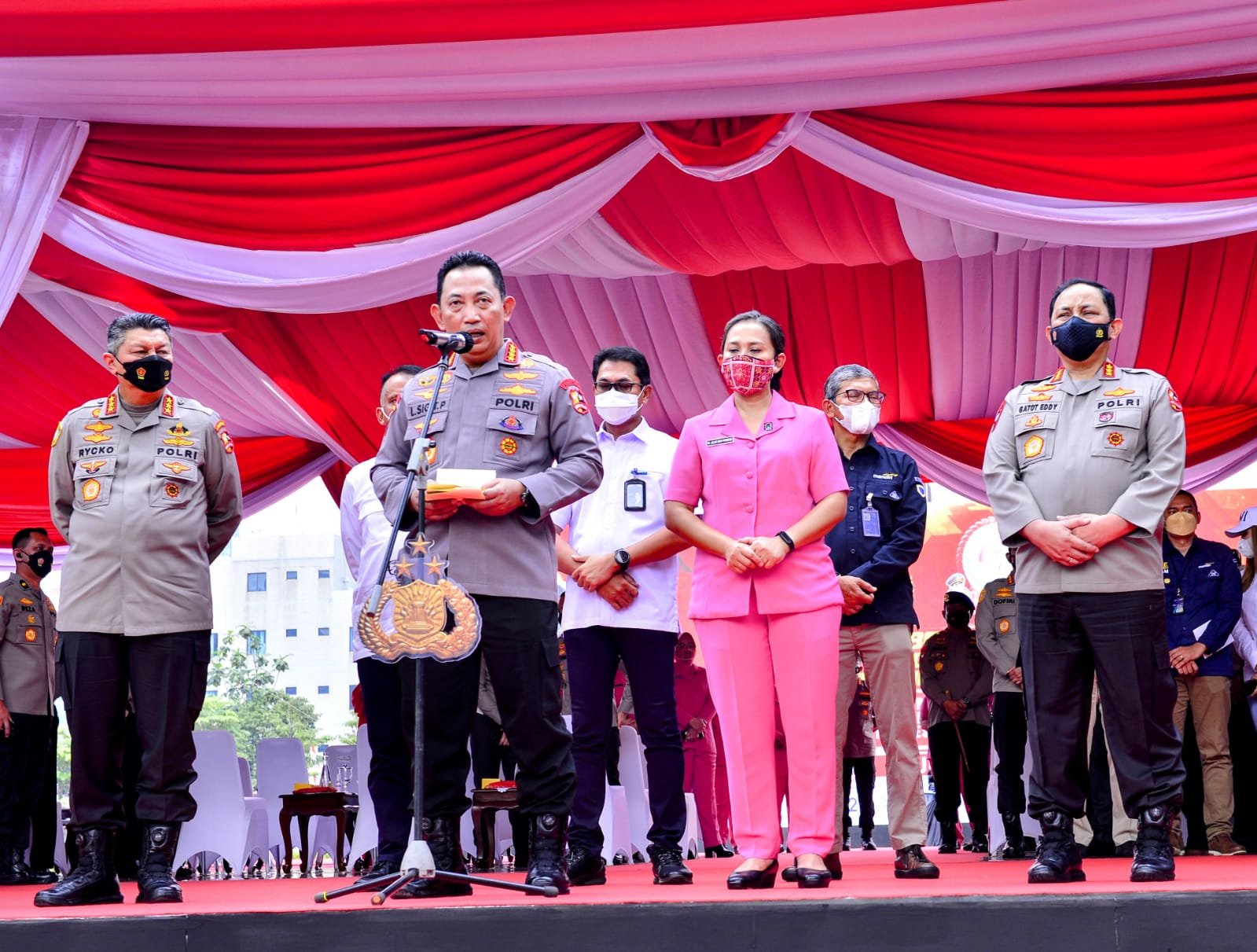 Gelar Bakti Sosial Religi, Kapolri : Komitmen Menjaga Nilai-Nilai Toleransi dan Kebersamaan