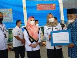 Bupati Tanggamus Hadiri Implementasi Elektronik Kartu Berjaya Serentak Se-Kabupaten Tanggamus