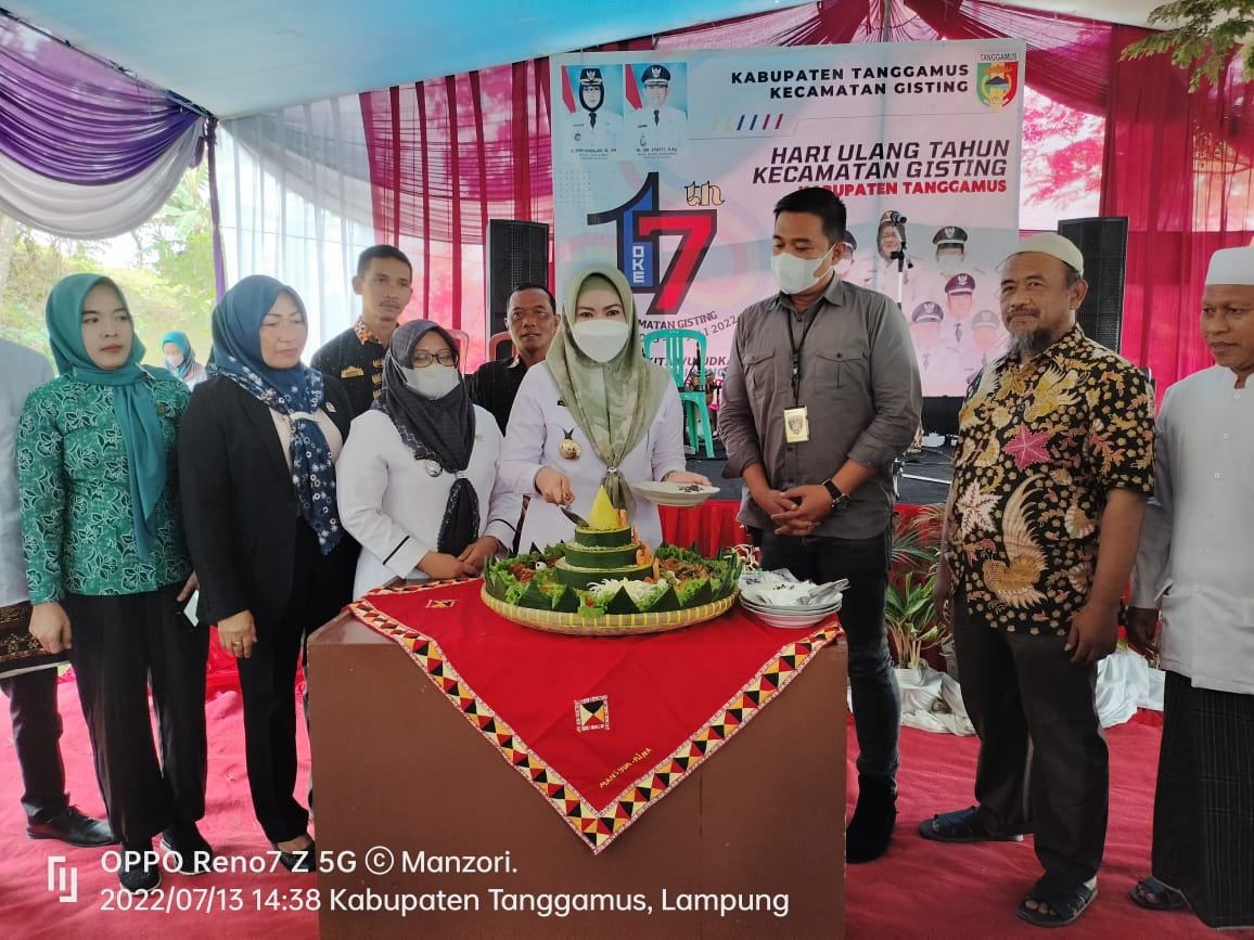 Bupati Tanggamus Menghadiri Hari Ulang Tahun (HUT) Yang Ke 17 Kecamatan Gisting