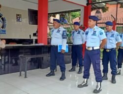 Jaga Sinergitas Pengamanan, Kasat Binmas Tanggamus Sambangi Lapas Kotaagung Sekaligus Berikan Bantuan Sarpras Pengamanan