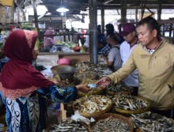 Kenaikan Harga BBM, Kapolresta Sidoarjo Blusukan Ke Pasar Tradisional