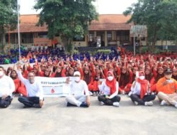 Bupati Mojokerto Kampanyekan Minum Tablet Tambah Darah di SMKN 1 Jetis