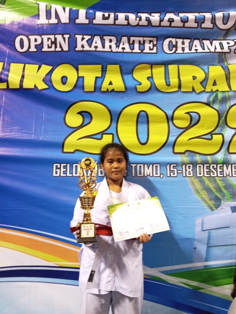 5 Murid SDN Blimbingsari Raih Juara di Kejuaraan Karate Piala Walikota Surabaya
