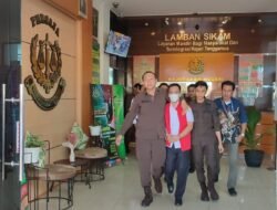 Enam Jam Menjalani Pemeriksaan YE, Resmi Di Tahan Kejari Tanggamus