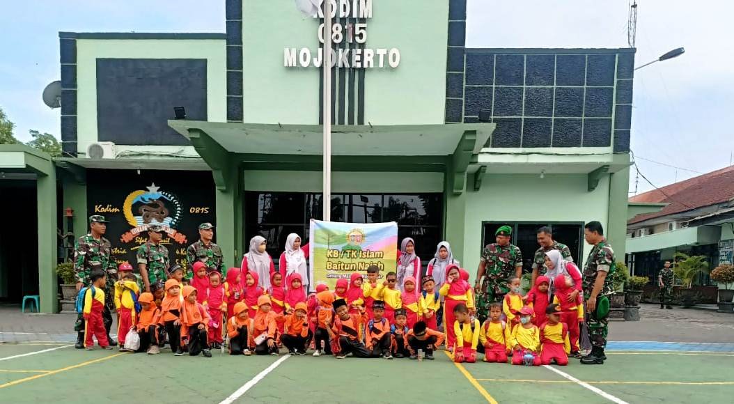 TK Peritiwi Kabupaten Mojokerto Kunjungan Pendidikan di Markas Kodim 0815