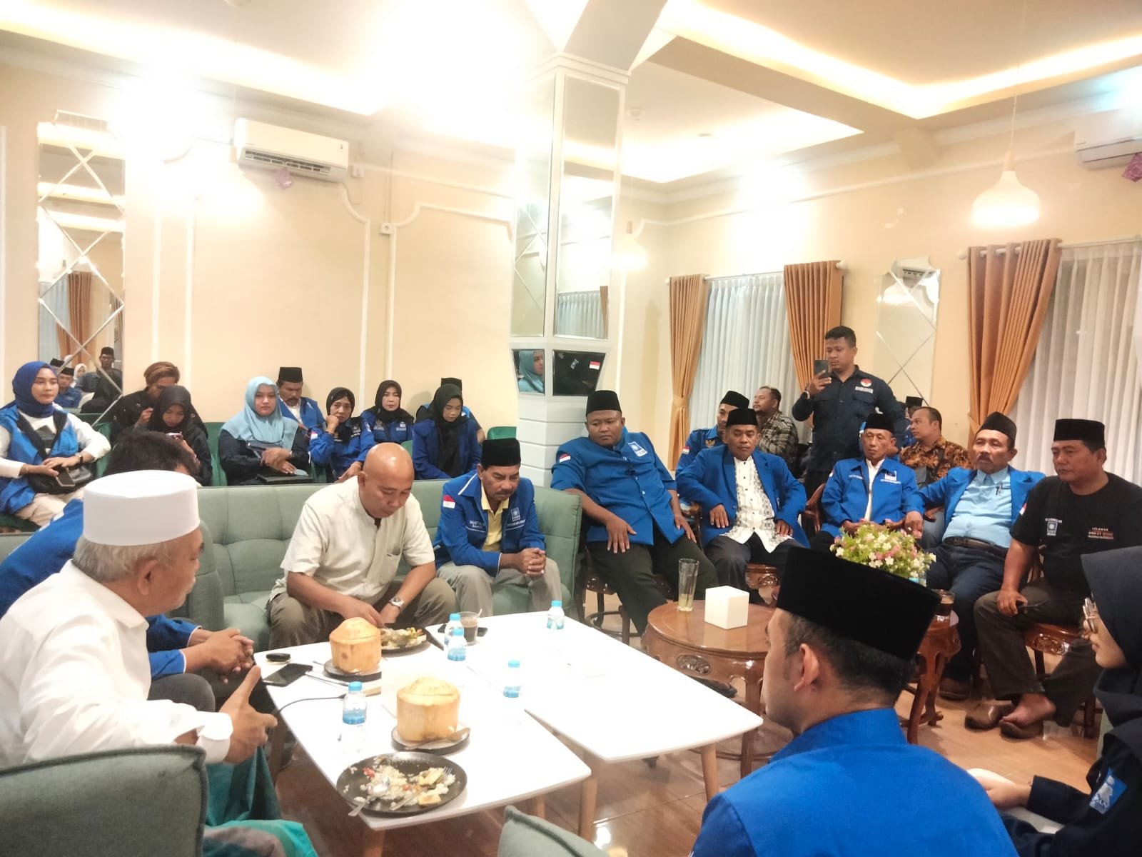 Bekali Bacaleg PAN Mojokerto, Kiai Asep Optimis PAN Bisa Raih Kursi Terbanyak