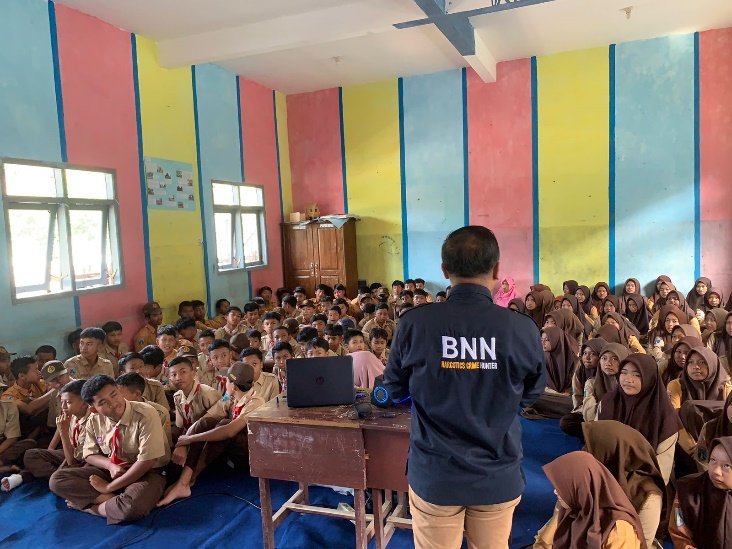 Kelompok 9 Praktikum II UMM Sosialisasikan Remaja Merdeka, Remaja Bebas Narkoba