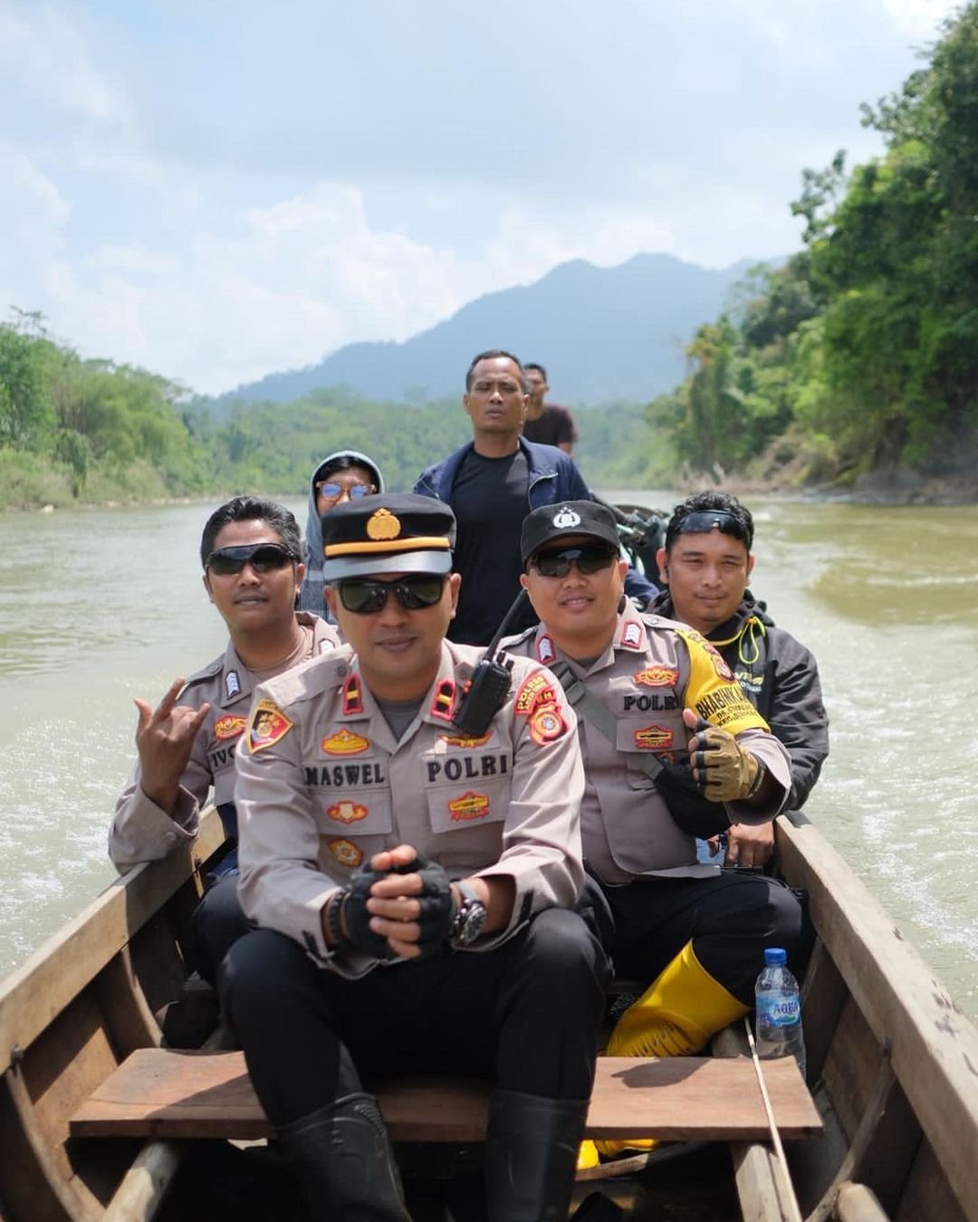 Tempuh Perjalanan 4 Jam, Kapolsek Simpang Jernih Sapa Warga Wilayah Terluar Aceh Timur