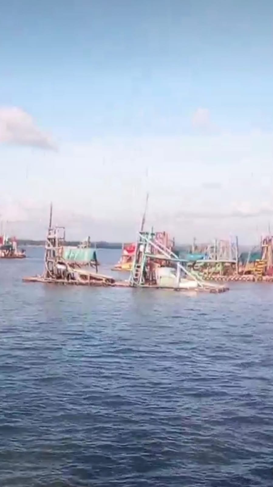 Pemandangan Pantai Bakit di Rubah Menjadi Pemandangan Aktivitas Penambang Timah Diduga Illegal