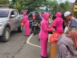 Indah Nya Berbagi DiBulan suci Ramadhan  Polsek Peureulak Barat Polres Aceh Timur dan Bhayangkari Berbagi Takjil