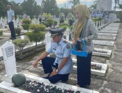 Kalapas Kotaagung Hadiri Upacara Tabur Bunga Makam Pahlawan dalam Rangka Hari Bakti Pemasyarakatan ke-59