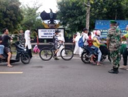 Komandan Kodim Tanggamus Beserta Jajaran Berbagi Takjil