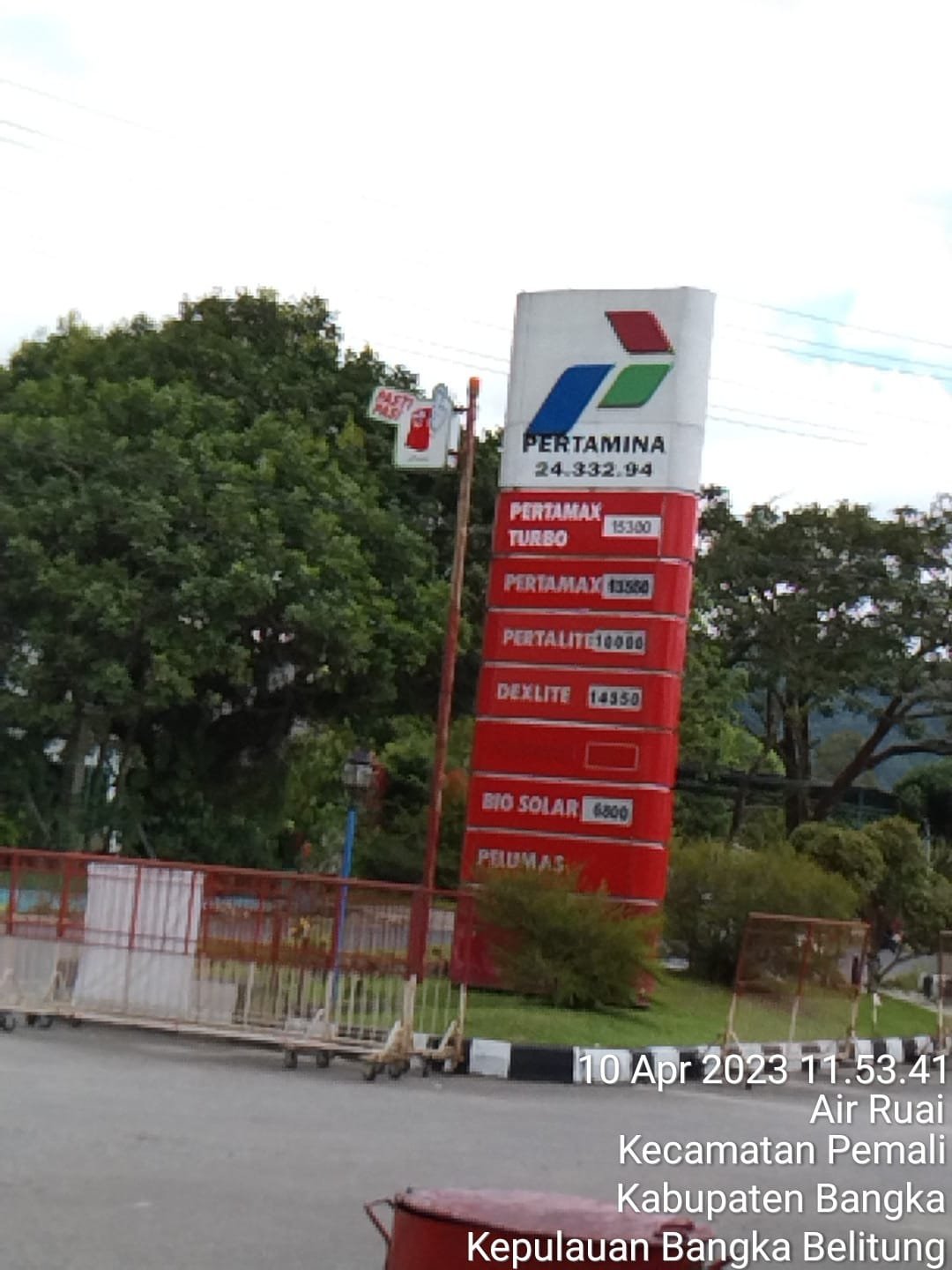 SPBU 2433294 Air Ruai Kecamatan Pemali Membiarkan Pengerit Minyak BBM Menguasai Steak Pengisian