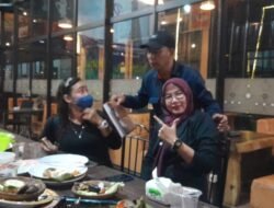 LSM Mojokerto Bersatu Berikan 100 Bingkisan Lebaran