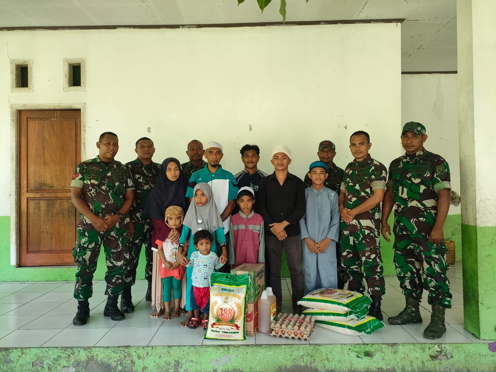 Peringati HUT Leting Jaguar ke 17, Kodim 1509/Bacan Serahkan Bantuan ke Panti Asuhan