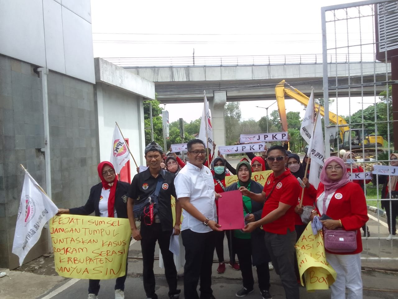 JPKP mendesak kejati untuk segera memeriksa Dugaan korupsi gapoktan, Desa Penerima Program Serasi Tahun 2019